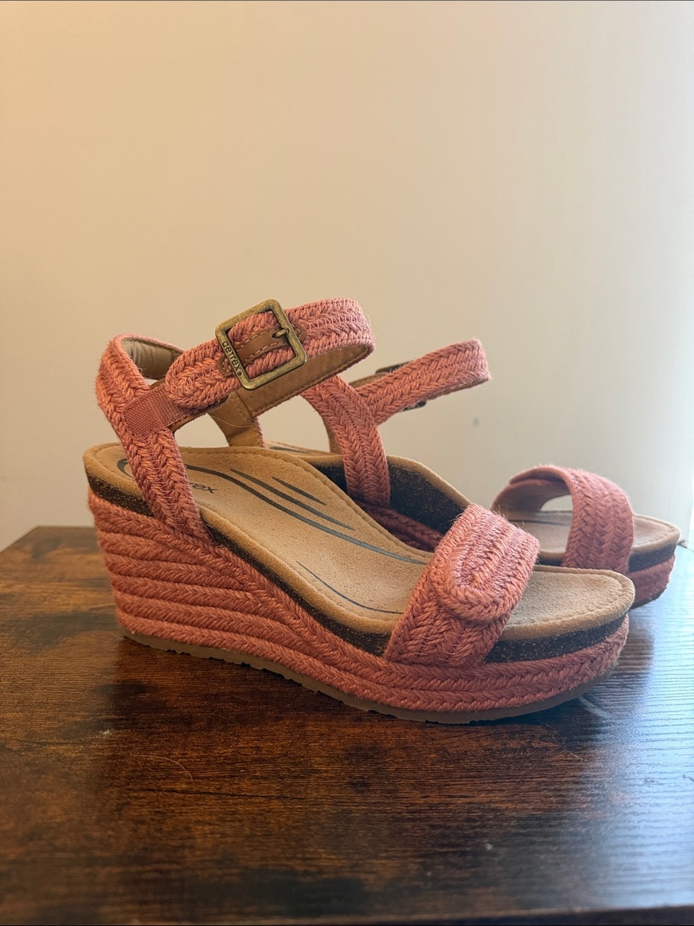 Aetrex dusty rose wedge espadrille size 7